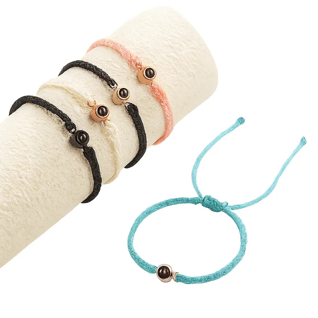 Bracelet Photo Projecteur Personnalisé – Gravure Intérieure, Cadeau Photo Souvenir, Bracelet Amour / Famille Mon cadeau unique